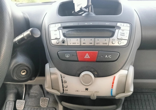 Peugeot 107 cena 7400 przebieg: 165000, rok produkcji 2006 z Kielce małe 121